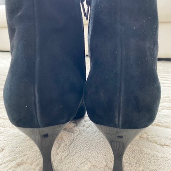 Sole Bliss "Billie" black suede, pointy-toed, kitten-heel booties - Picture 8 of 8